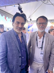 Julien aux côtés de Manuel Alduy (France TV)