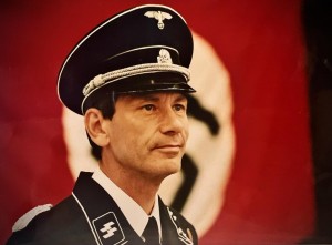 Un (beau) salaud nazi dans Time Demon (1996)